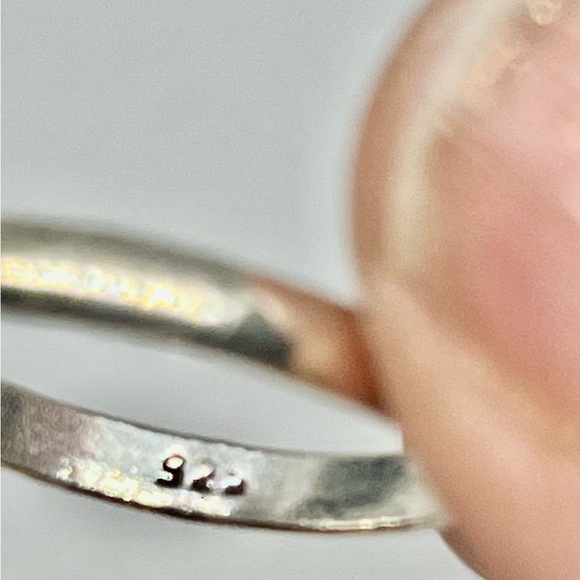 Sterling Silver 925 ring with a Obsedian cabochon gemstone in the middle. - Picture 10 of 10